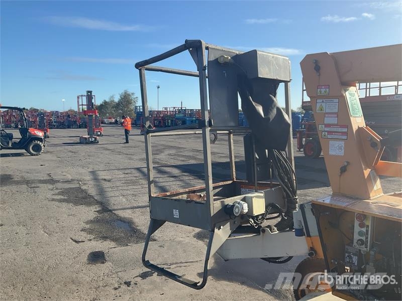  Nifty-Lift HR12NDE 2WD Hybrid Articulating Boom Li Articulated boom lifts