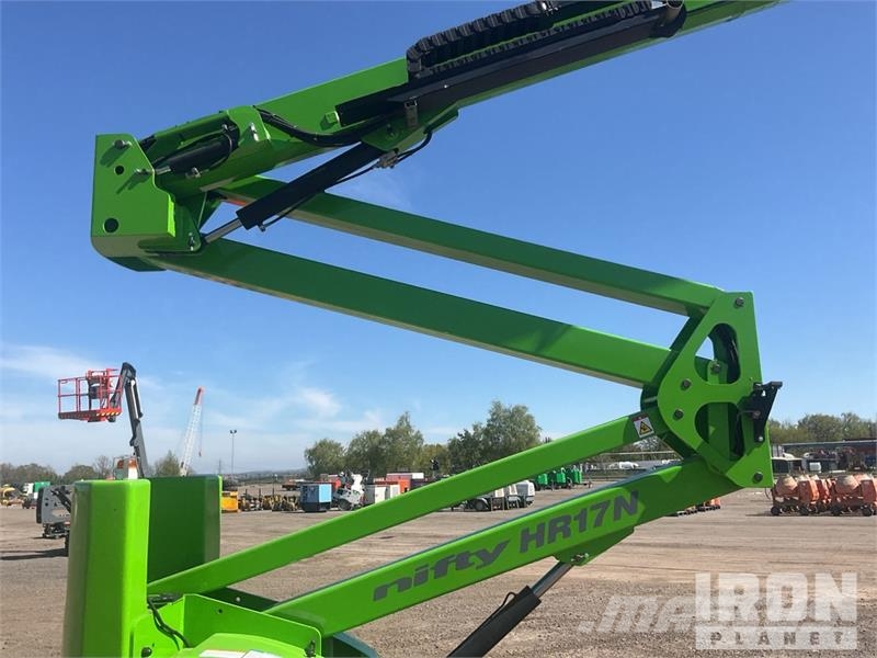 Nifty-Lift HR17 NDE 2WD Hybrid Articulating Boom L Gelenkteleskoparbeitsbühnen