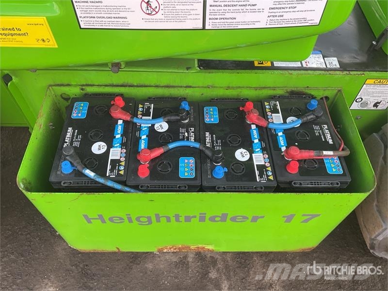 Nifty-Lift HR17 NDE 2WD Hybrid Articulating Boom L Gelenkteleskoparbeitsbühnen
