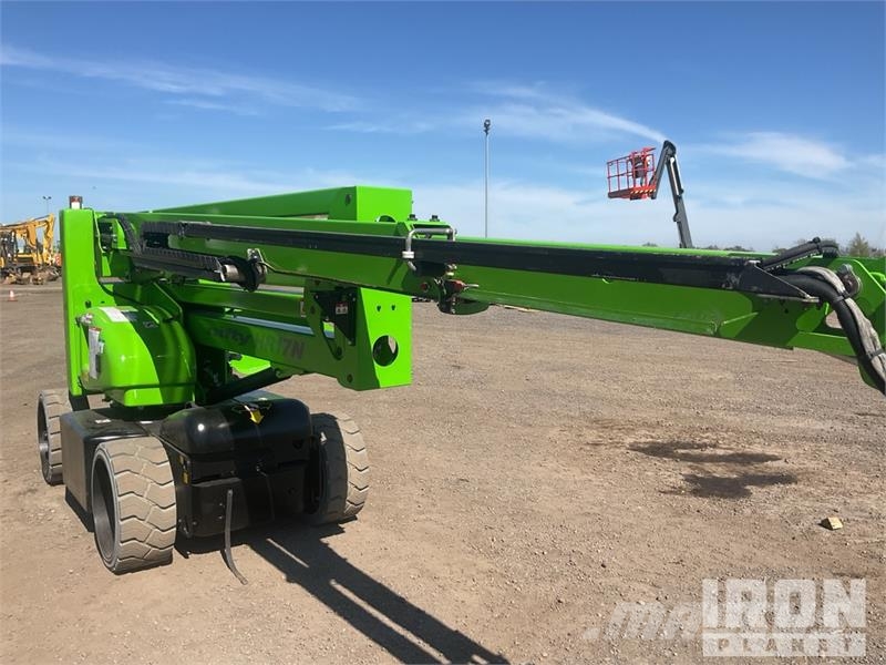 Nifty-Lift HR17 NDE 2WD Hybrid Articulating Boom L Gelenkteleskoparbeitsbühnen