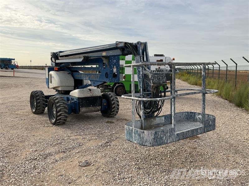 Nifty-Lift HR17D4WD 4WD Diesel Articulating Boom L Piattaforme a braccio articolato