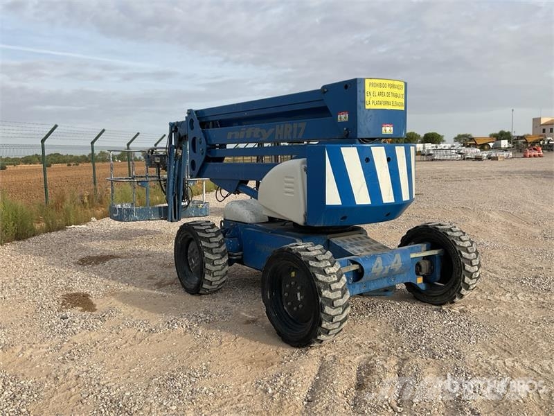Nifty-Lift HR17D4WD 4WD Diesel Articulating Boom L Piattaforme a braccio articolato