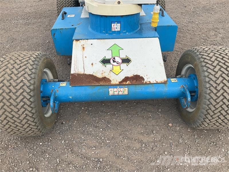 Niftylift HR12NDE 2WD Diesel Articulating Boom Li ブームリフト　屈伸型