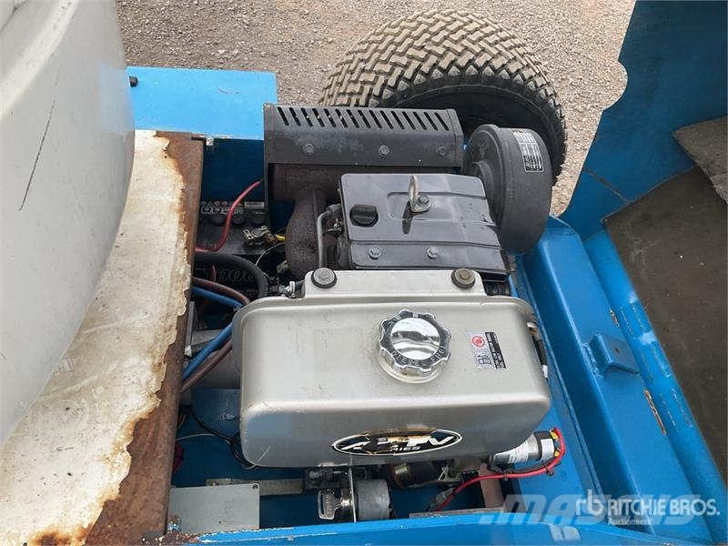 Niftylift HR12NDE 2WD Diesel Articulating Boom Li ブームリフト　屈伸型