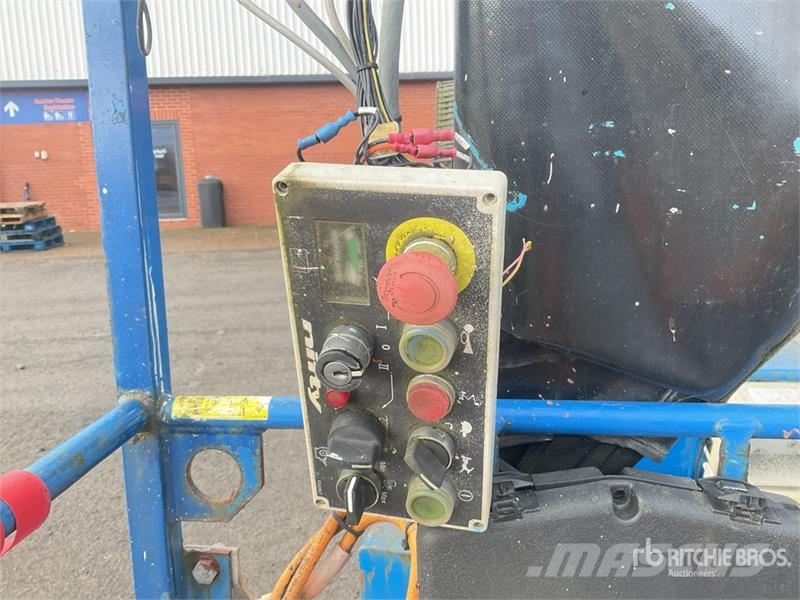 Niftylift HR12NDE 2WD Hybrid Articulating Boom Li Articulated boom lifts