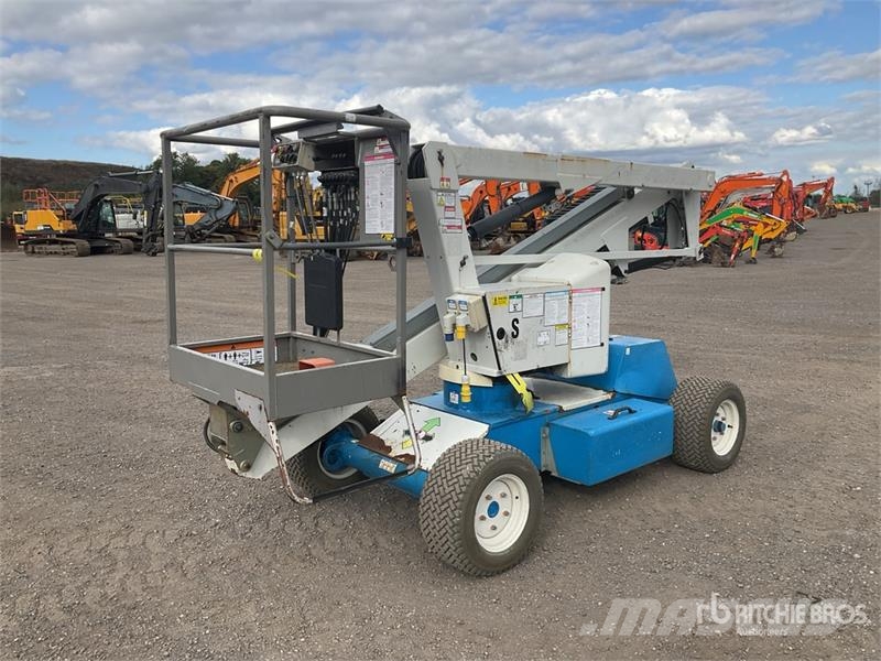 Niftylift HR12NDE 2WD Diesel Articulating Boom Li ブームリフト　屈伸型