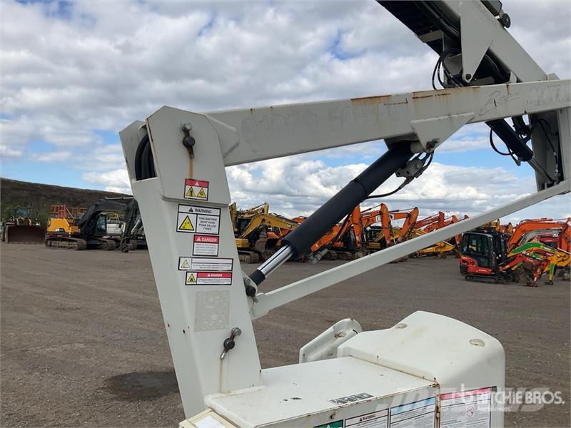 Niftylift HR12NDE 2WD Diesel Articulating Boom Li ブームリフト　屈伸型