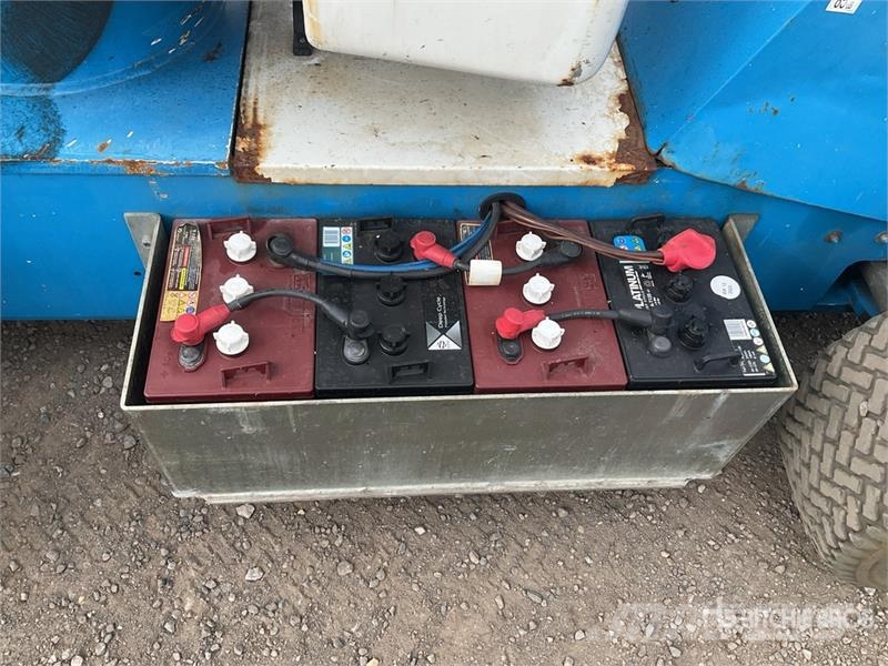 Niftylift HR12NDE 2WD Diesel Articulating Boom Li ブームリフト　屈伸型