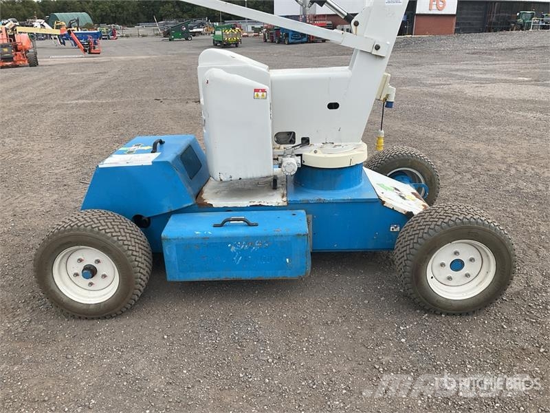 Niftylift HR12NDE 2WD Diesel Articulating Boom Li ブームリフト　屈伸型