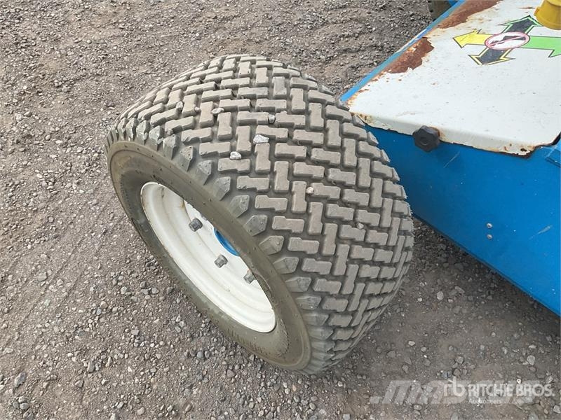 Niftylift HR12NDE 2WD Diesel Articulating Boom Li ブームリフト　屈伸型