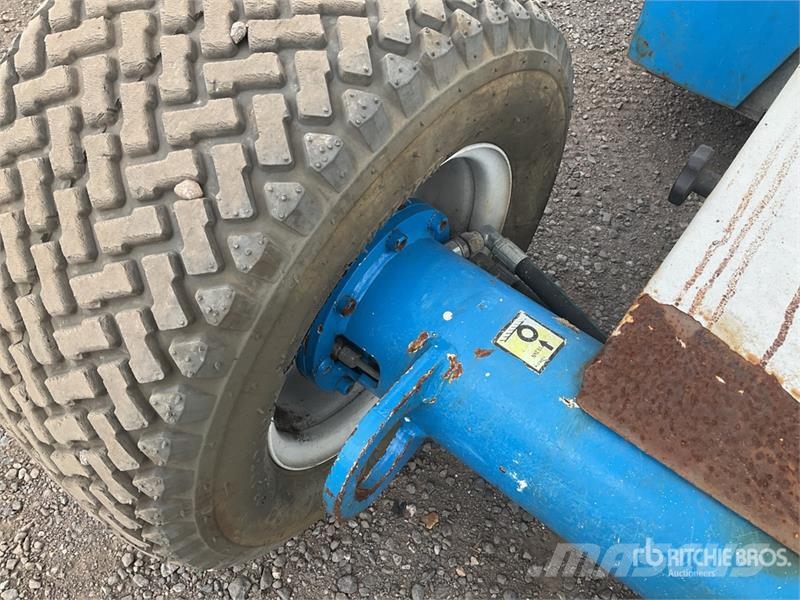 Niftylift HR12NDE 2WD Diesel Articulating Boom Li ブームリフト　屈伸型