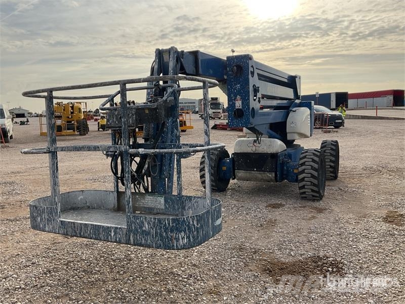 Niftylift HR17D4 4WD Diesel Articulating Boom Lif رافعات سلة مفصلية