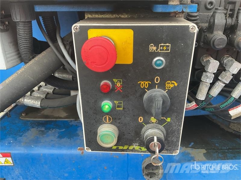 Niftylift HR21 4WD Hybrid Articulating Boom Lift Articulated boom lifts