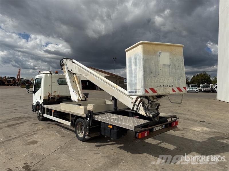 Nissan 160AluDs 16 m on Nissan Cabstar-Multitel Camion Na Auto korvtõstukid