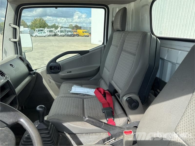 Nissan 160AluDs 16 m on Nissan Cabstar-Multitel Camion Na Auto korvtõstukid