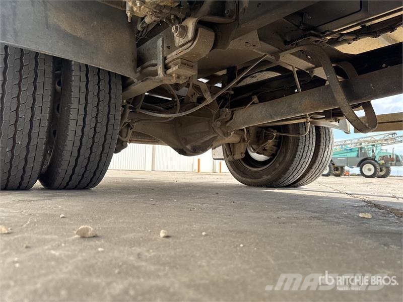 Nissan 160AluDs 16 m on Nissan Cabstar-Multitel Camion Na Auto korvtõstukid