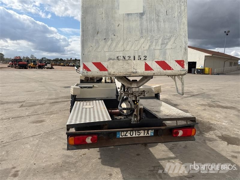 Nissan 160AluDs 16 m on Nissan Cabstar-Multitel Camion Na Auto korvtõstukid