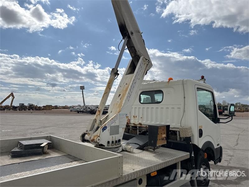 Nissan 160AluDs 16 m on Nissan Cabstar-Multitel Camion Na Auto korvtõstukid