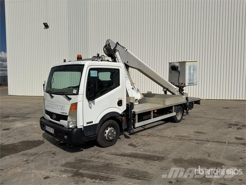 Nissan 160AluDs 16 m on Nissan Cabstar-Multitel Camion Na Auto korvtõstukid
