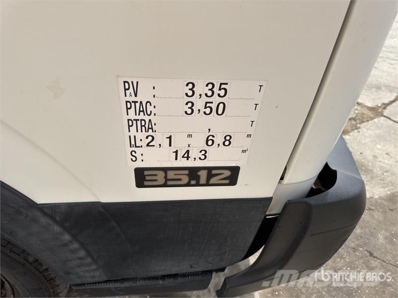 Nissan 160AluDs 16 m on Nissan Cabstar-Multitel Camion Na Auto korvtõstukid