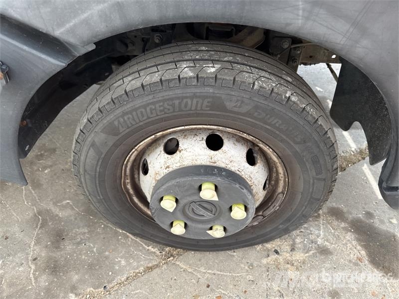 Nissan 160AluDs 16 m on Nissan Cabstar-Multitel Camion Na Auto korvtõstukid