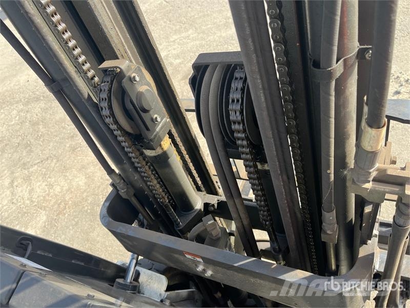 Nissan 1N1L15Q 1300 kg Forklift (Inoperable) Другие складские механизмы