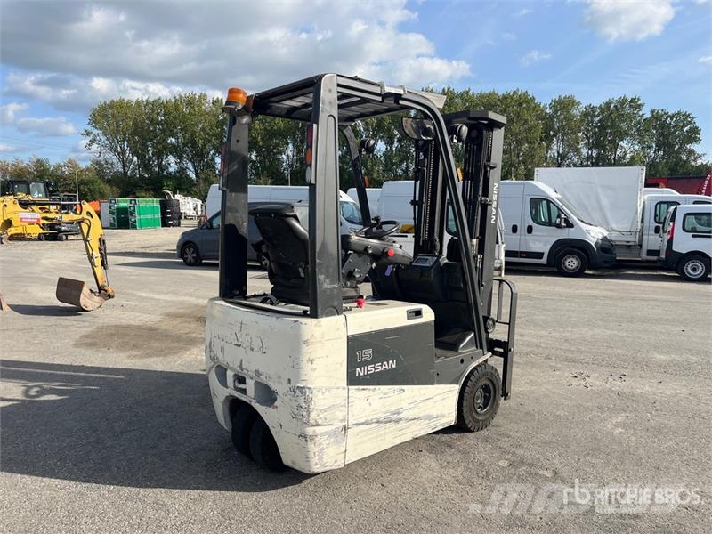 Nissan 1N1L15Q 1300 kg Forklift (Inoperable) Другие складские механизмы