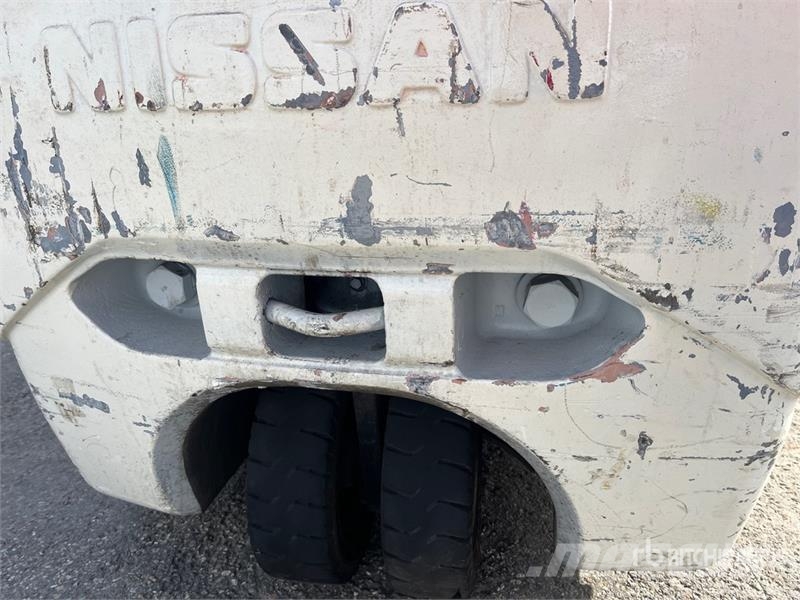 Nissan 1N1L15Q 1300 kg Forklift (Inoperable) Другие складские механизмы