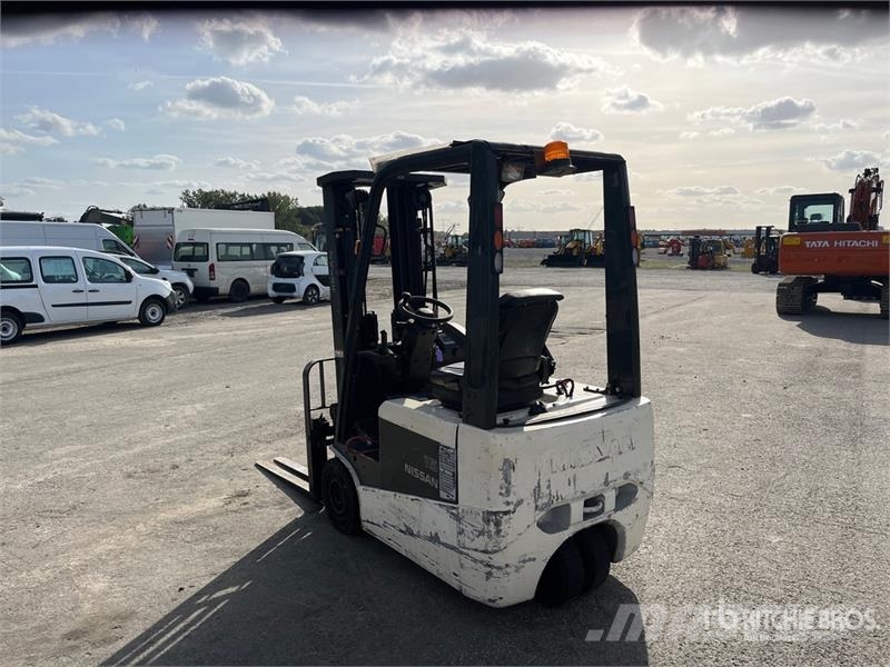 Nissan 1N1L15Q 1300 kg Forklift (Inoperable) Другие складские механизмы