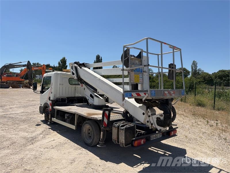 Nissan 20 m on  Nissan Cabstar 4x2 Camion Nacelle Bucket  Plataformas sobre camión