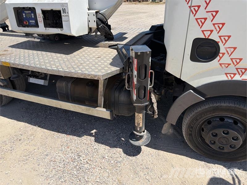 Nissan 20 m on  Nissan Cabstar 4x2 Camion Nacelle Bucket  Plataformas sobre camión