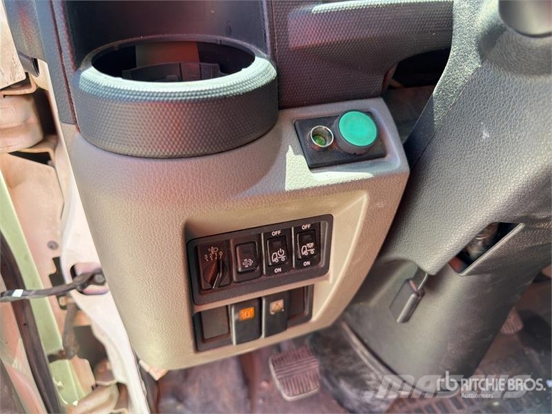 Nissan 20 m on  Nissan Cabstar 4x2 Camion Nacelle Bucket  Plataformas sobre camión