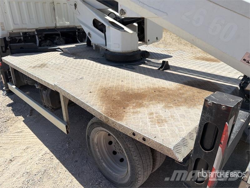 Nissan 20 m on  Nissan Cabstar 4x2 Camion Nacelle Bucket  Plataformas sobre camión