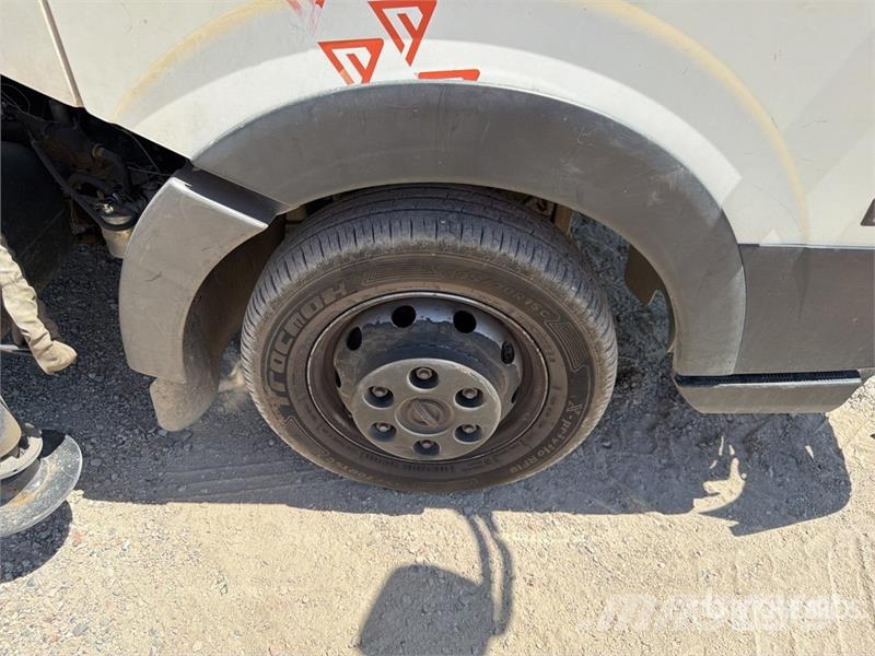 Nissan 20 m on  Nissan Cabstar 4x2 Camion Nacelle Bucket  Plataformas sobre camión