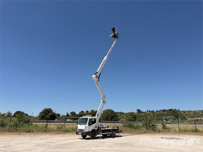 Nissan 20 m on  Nissan Cabstar 4x2 Camion Nacelle Bucket  Plataformas sobre camión