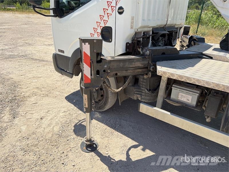 Nissan 20 m on  Nissan Cabstar 4x2 Camion Nacelle Bucket  Plataformas sobre camión