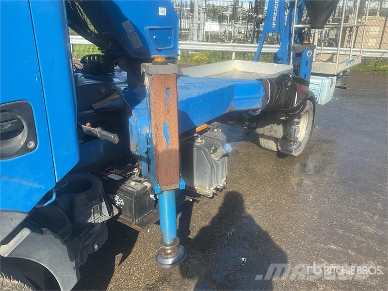 Nissan 20TJ 19.7 m on Nissan NT400 4x2 Bucket Truck Auto hoogwerkers