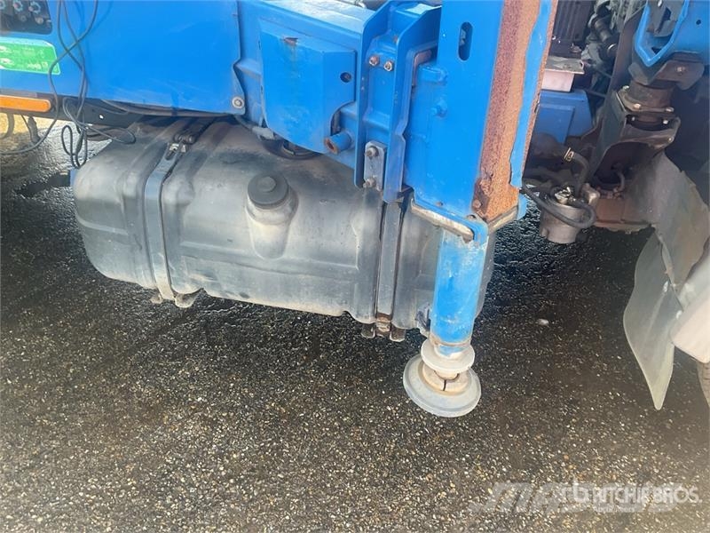 Nissan 20TJ 19.7 m on Nissan NT400 4x2 Bucket Truck Auto hoogwerkers