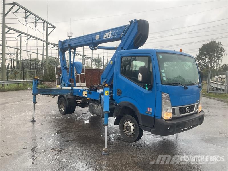 Nissan 20TJ 19.7 m on Nissan NT400 4x2 Bucket Truck Auto korvtõstukid