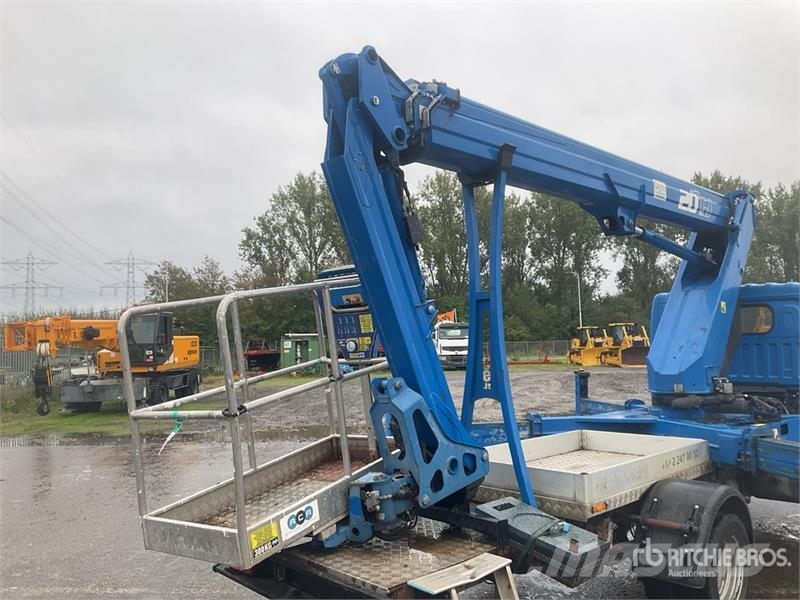 Nissan 20TJ 19.7 m on Nissan NT400 4x2 Bucket Truck Auto korvtõstukid