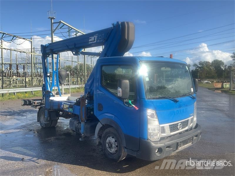 Nissan 20TJ 19.7 m on Nissan NT400 4x2 Bucket Truck Auto hoogwerkers