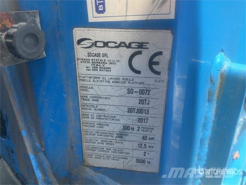 Nissan 20TJ 19.7 m on Nissan NT400 4x2 Bucket Truck Auto hoogwerkers