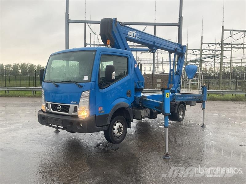 Nissan 20TJ 19.7 m on Nissan NT400 4x2 Bucket Truck Auto korvtõstukid