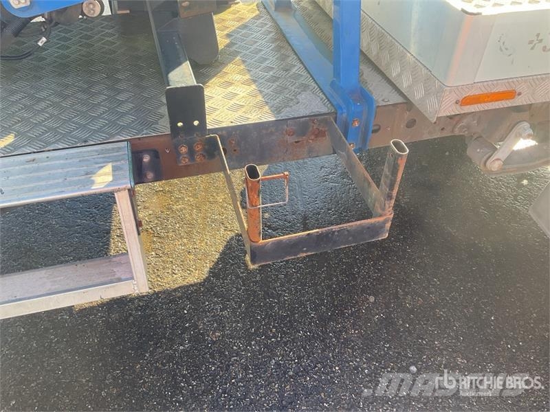 Nissan 20TJ 300 kg on Nissan NT400 4x2 Bucket Truck المنصات الهوائية المثبتة على شاحنة