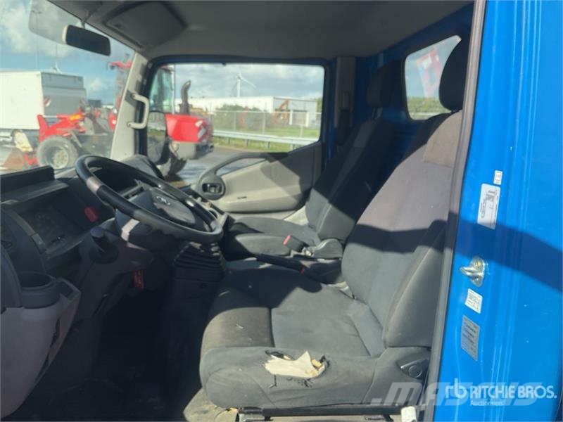 Nissan 20TJ 300 kg on Nissan NT400 4x2 Bucket Truck المنصات الهوائية المثبتة على شاحنة