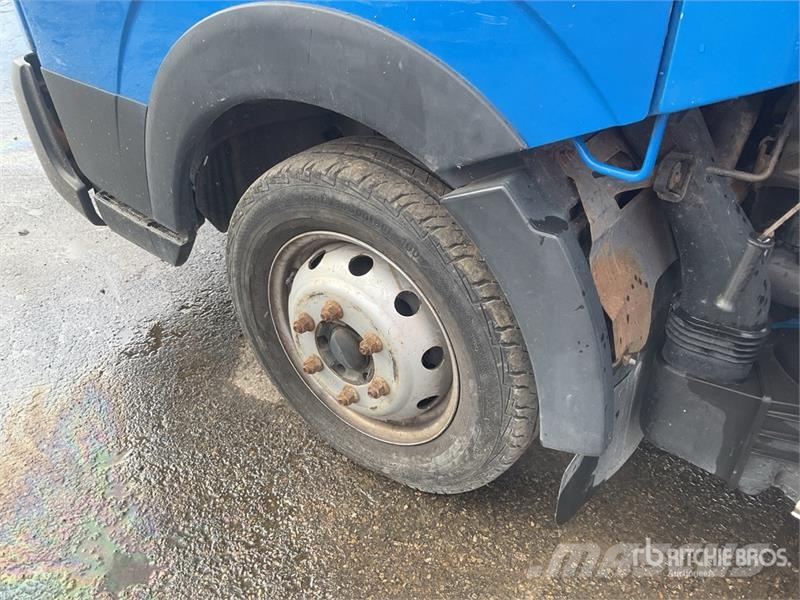 Nissan 20TJ 300 kg on Nissan NT400 4x2 Bucket Truck المنصات الهوائية المثبتة على شاحنة