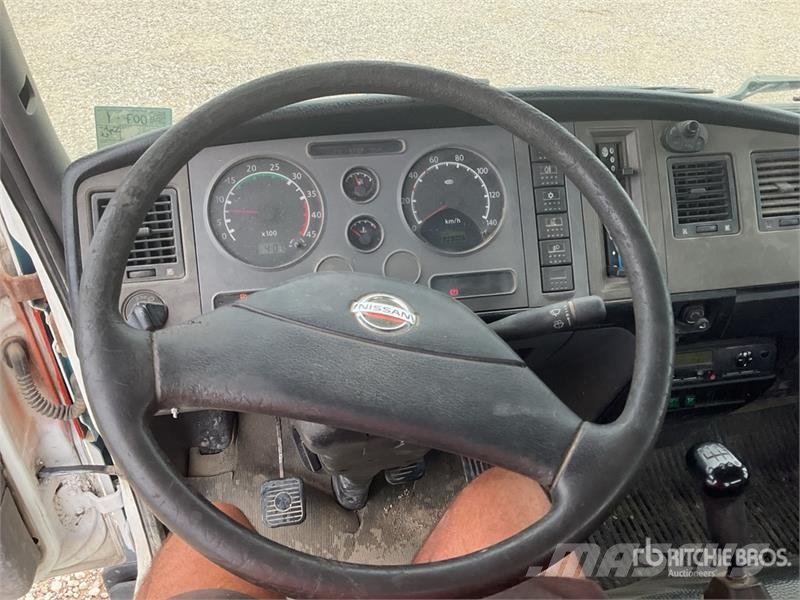 Nissan Atleon TK3.56 4x2 Rollback Truck Veículos de recuperação