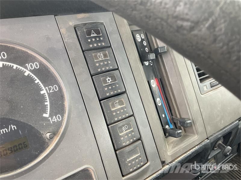 Nissan Atleon TK3.56 4x2 Rollback Truck Veículos de recuperação