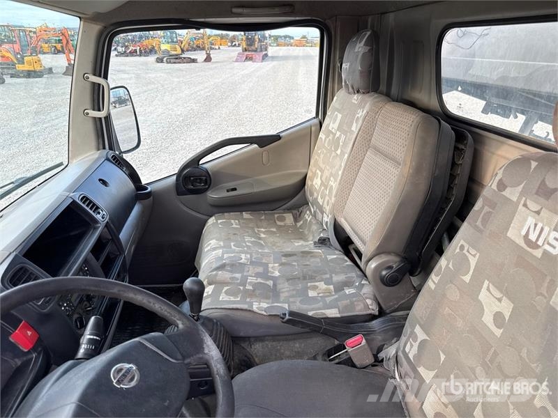 Nissan Cabstar 35.12 Dump Truck Kipper
