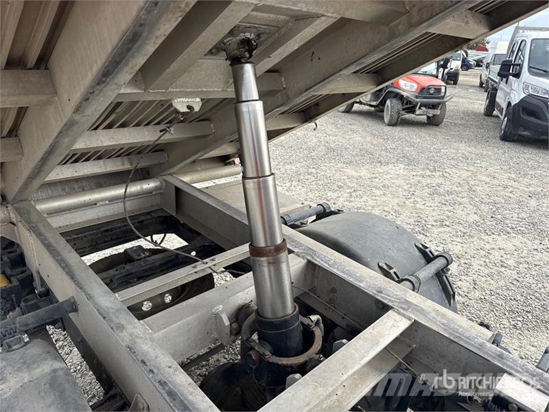Nissan Cabstar 35.13 Dump Truck Kipper